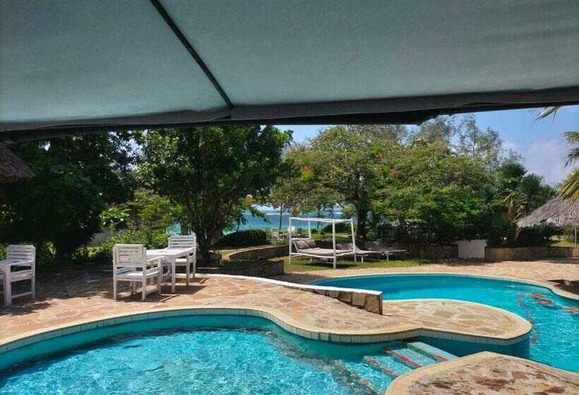 تختخواب و صبحانه Flamboyant Diani Beach