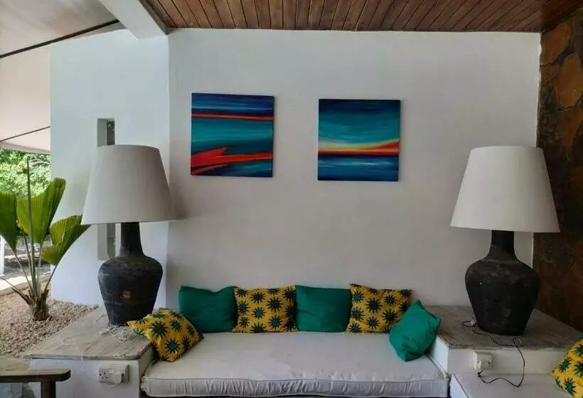 Aamiaismajoitus (B&B) Flamboyant Diani Beach