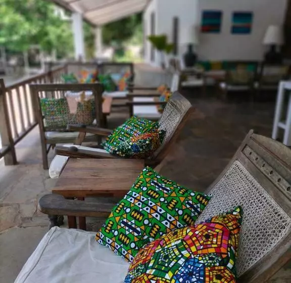 Aamiaismajoitus (B&B) Flamboyant Diani Beach