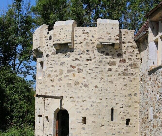 مبيت وإفطار Ferme Château De Cordey & Spa