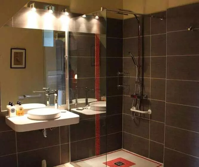 ベッドアンドブレックファースト Ferme Château De Cordey & Spa