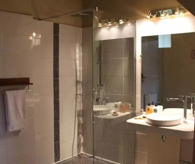 ベッドアンドブレックファースト Ferme Château De Cordey & Spa