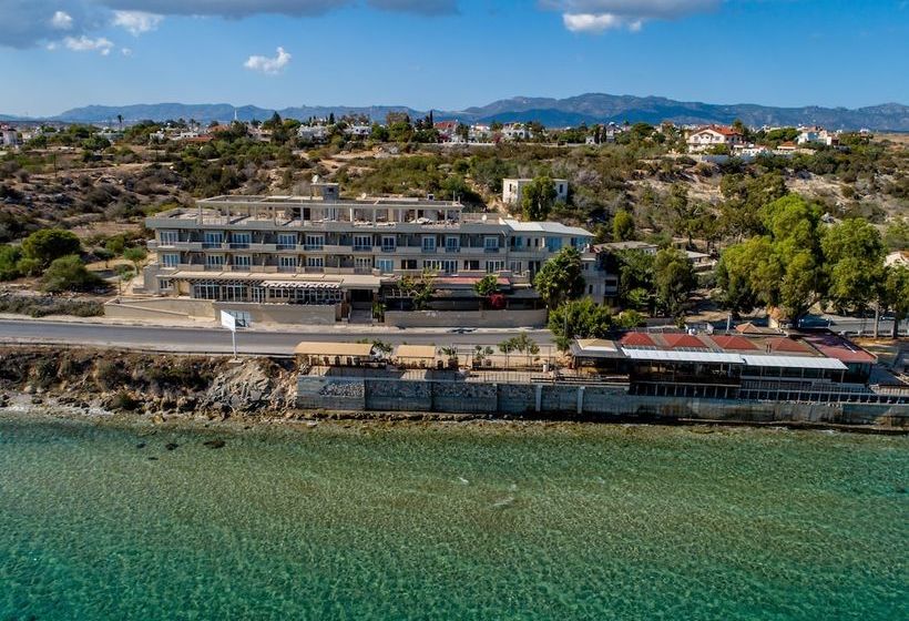 فندق Bogaz Beach