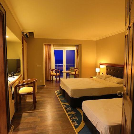 فندق Bogaz Beach