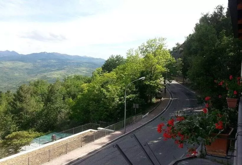 Majatalo Casa Albergo Tiroasegno