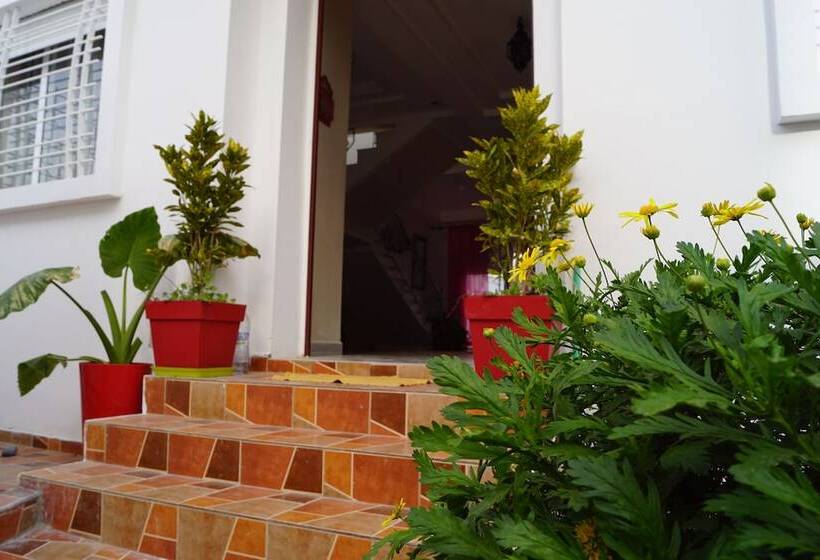 بنسيون Tanjitan Hospitalite