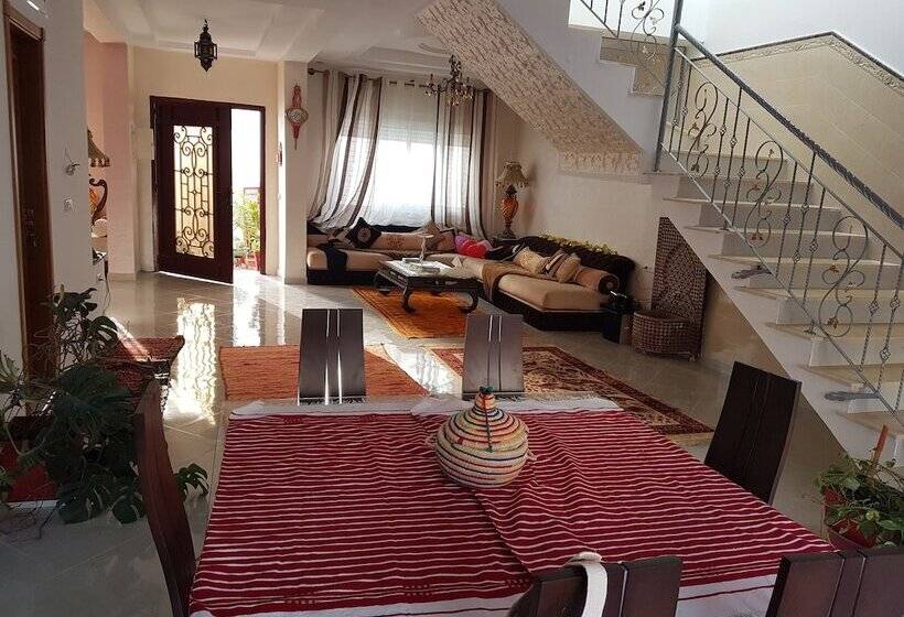 بنسيون Tanjitan Hospitalite