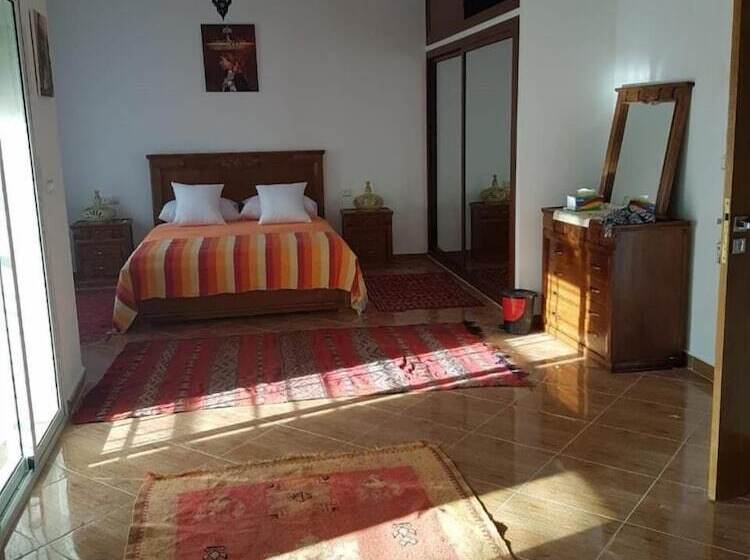 بنسيون Tanjitan Hospitalite