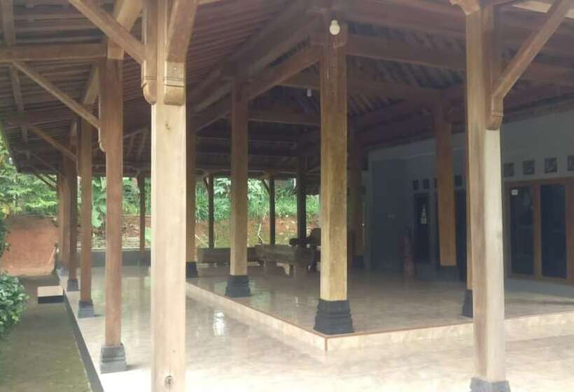 הוסטל Dista Homestay