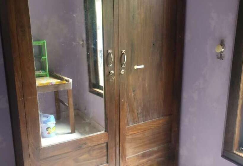 הוסטל Dista Homestay