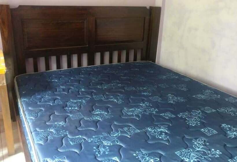 הוסטל Dista Homestay