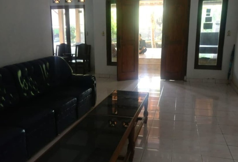 הוסטל Dista Homestay