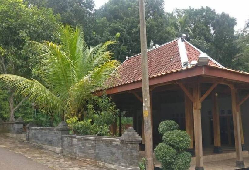 הוסטל Dista Homestay