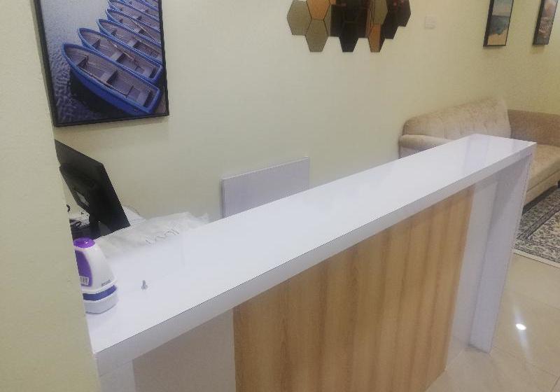 Hotell Oyo 90090 Roselyn Inn 2