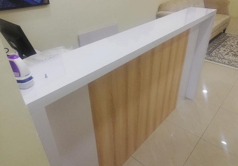 Hotell Oyo 90090 Roselyn Inn 2