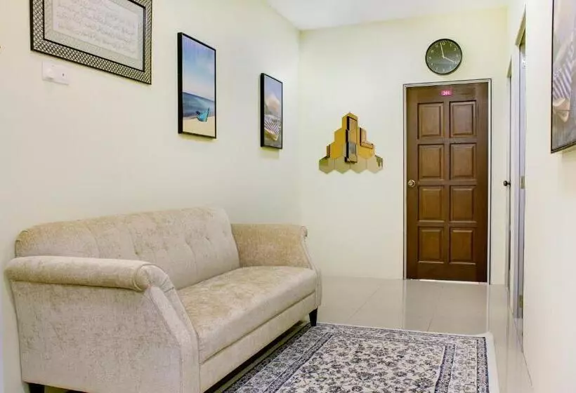 Hotelli Oyo 90090 Roselyn Inn 2