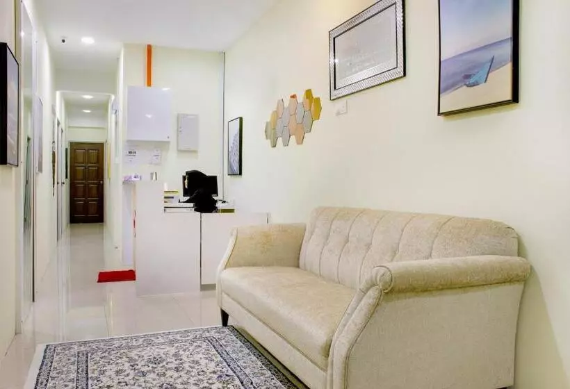 Hotelli Oyo 90090 Roselyn Inn 2