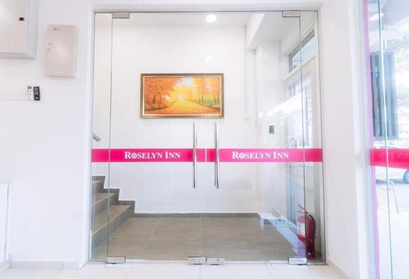 Hotell Oyo 90090 Roselyn Inn 2