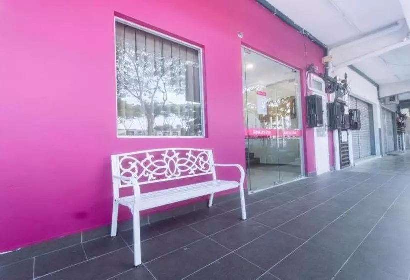 Hotelli Oyo 90090 Roselyn Inn 2