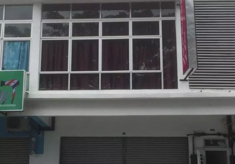 Hotelli Oyo 90090 Roselyn Inn 2