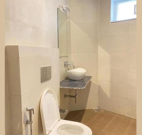 Mid City Hotel And Banquet