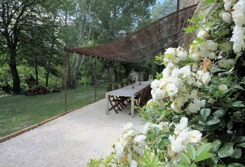 Aamiaismajoitus (B&B) Le Moulin De Montségur