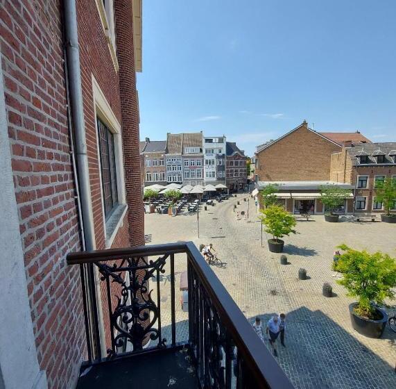 تختخواب و صبحانه Logies Mario