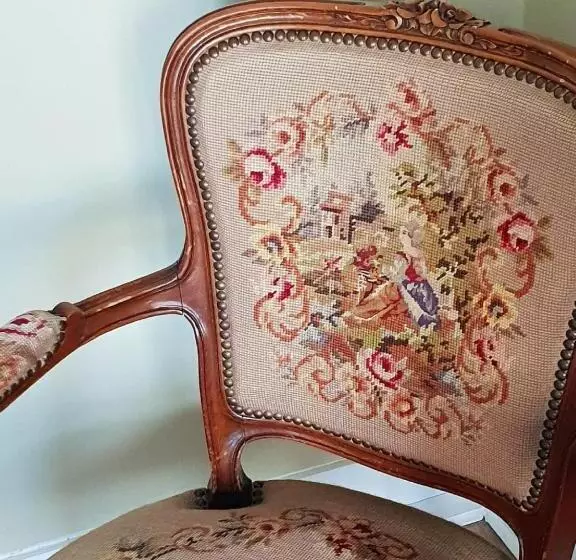 تختخواب و صبحانه Logies Mario