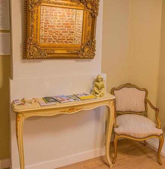 تختخواب و صبحانه Logies Mario