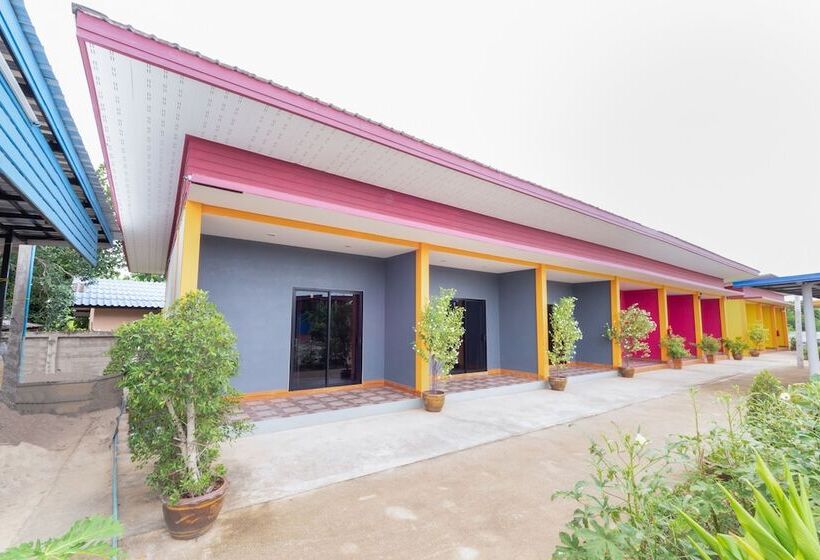 בית מלון כפרי Oyo 1044 Vassana Resort