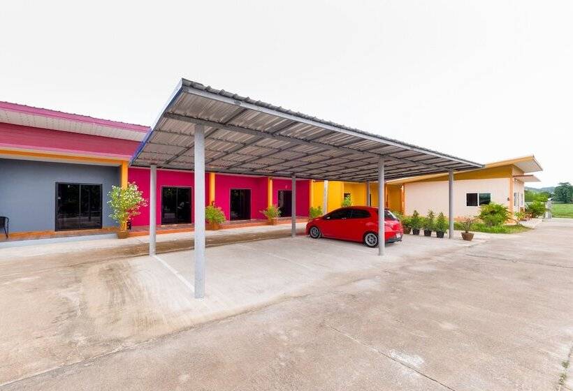 בית מלון כפרי Oyo 1044 Vassana Resort