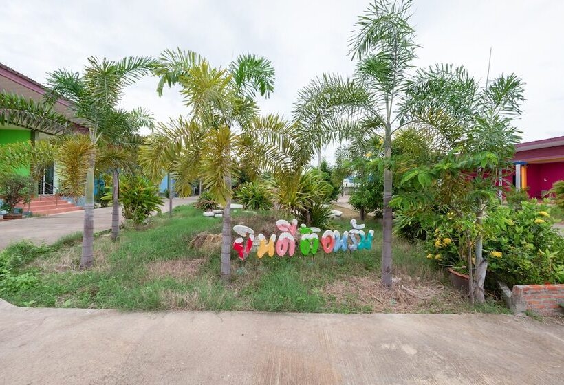 בית מלון כפרי Oyo 1044 Vassana Resort