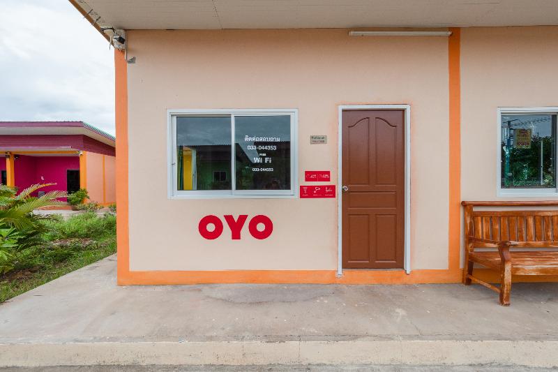 בית מלון כפרי Oyo 1044 Vassana Resort