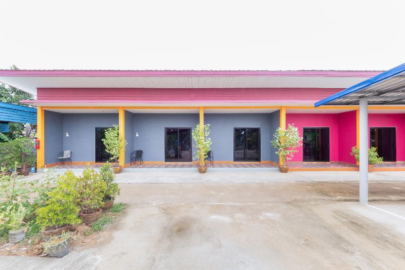 בית מלון כפרי Oyo 1044 Vassana Resort