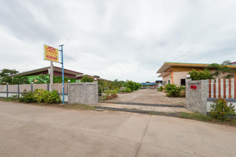 בית מלון כפרי Oyo 1044 Vassana Resort