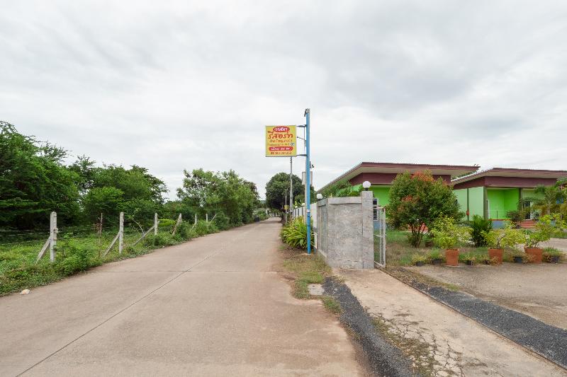 בית מלון כפרי Oyo 1044 Vassana Resort