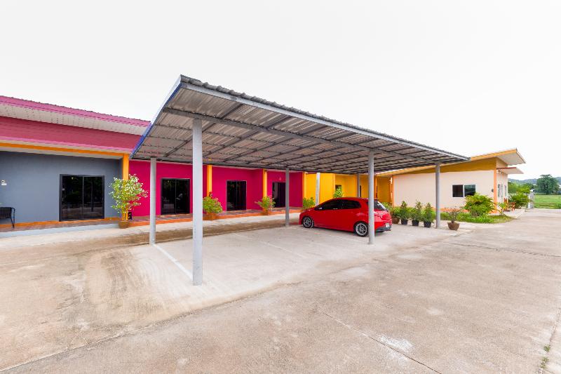 בית מלון כפרי Oyo 1044 Vassana Resort