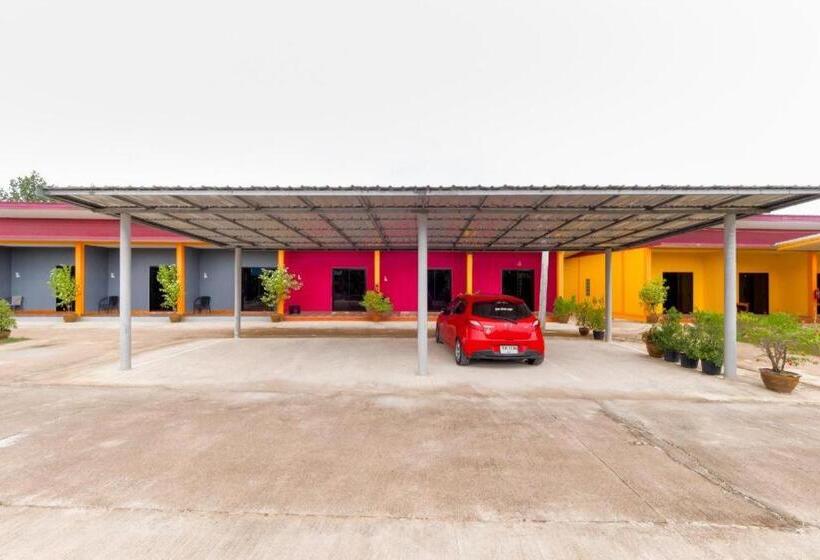 בית מלון כפרי Oyo 1044 Vassana Resort