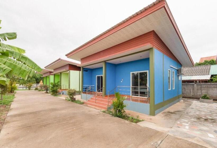 בית מלון כפרי Oyo 1044 Vassana Resort