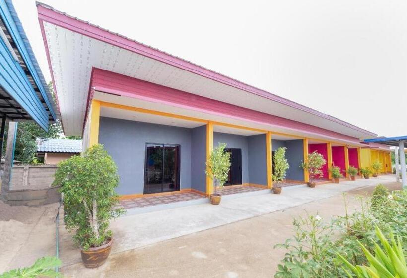 בית מלון כפרי Oyo 1044 Vassana Resort