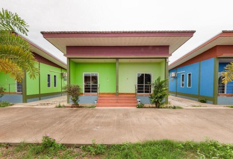 בית מלון כפרי Oyo 1044 Vassana Resort