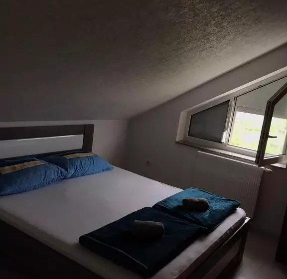 پانسیون Apartmani Dino Blagaj