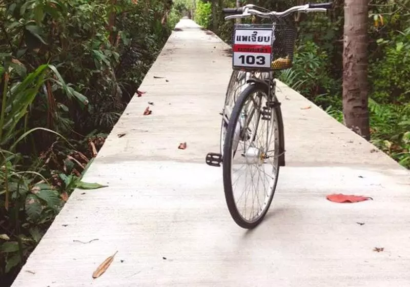 Majatalo Lilliput Riverside Bangkachao