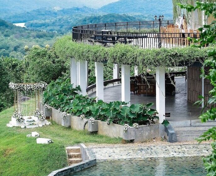 בית מלון כפרי Arangala Forest Lodge