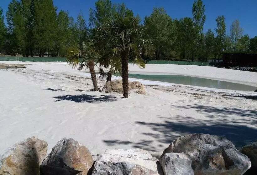 ホテル Camping Le Plan D Eau Saint Charles