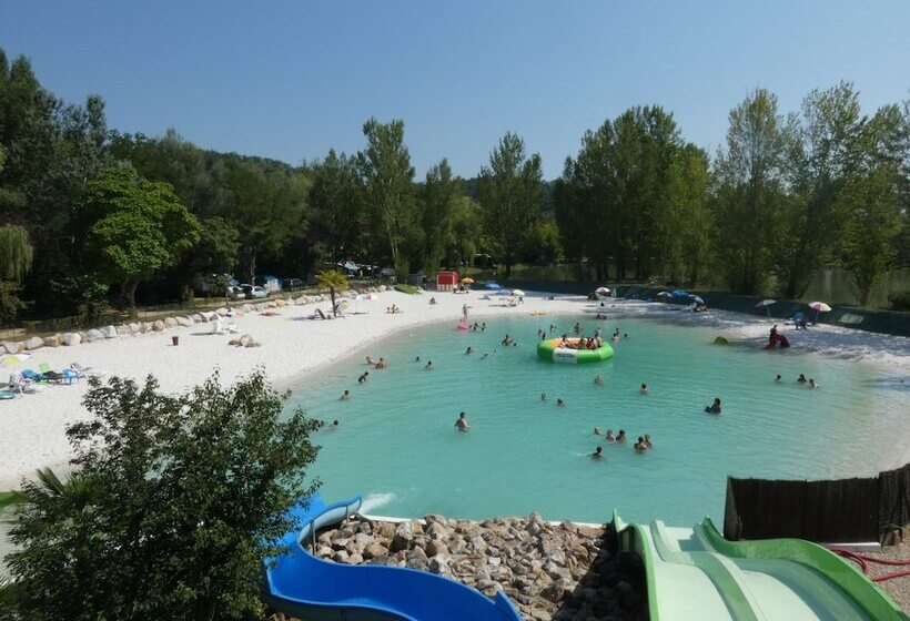 호텔 Camping Le Plan D Eau Saint Charles