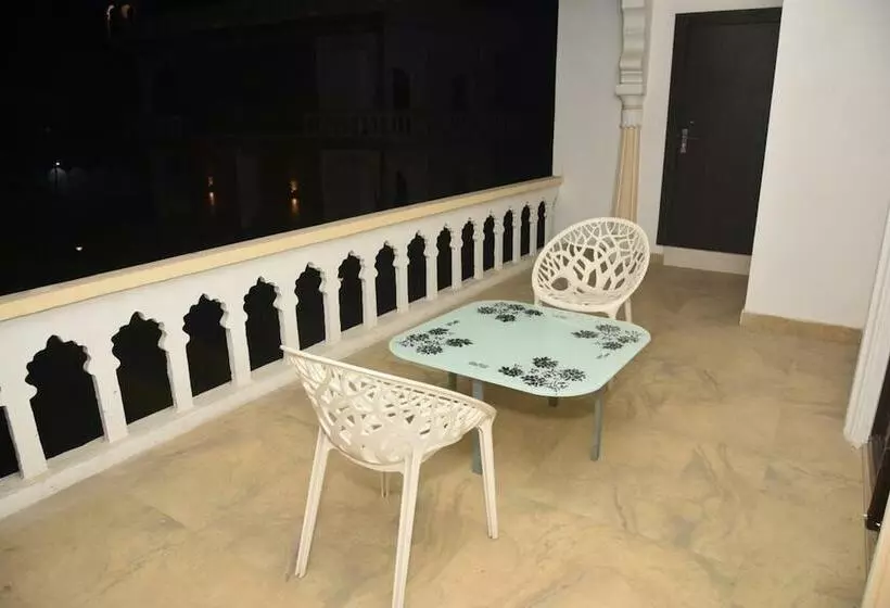 Man Singh Hotel And Resorts