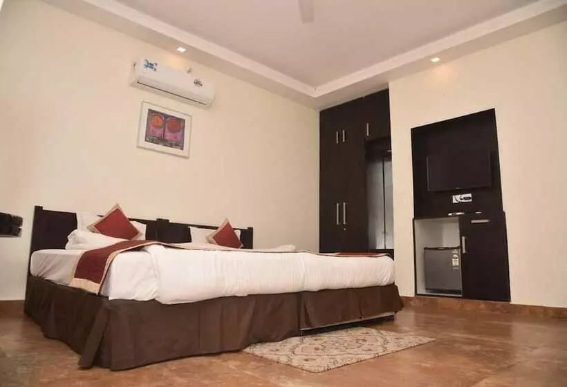 Man Singh Hotel And Resorts