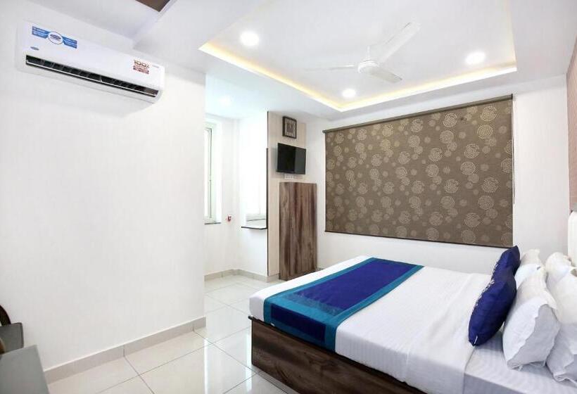 هتل Oyo 9674  Obr