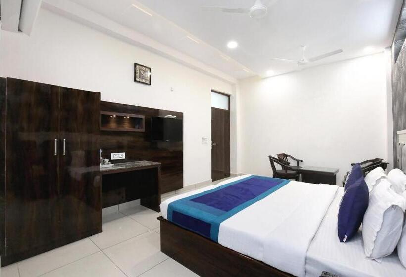 هتل Oyo 9674  Obr